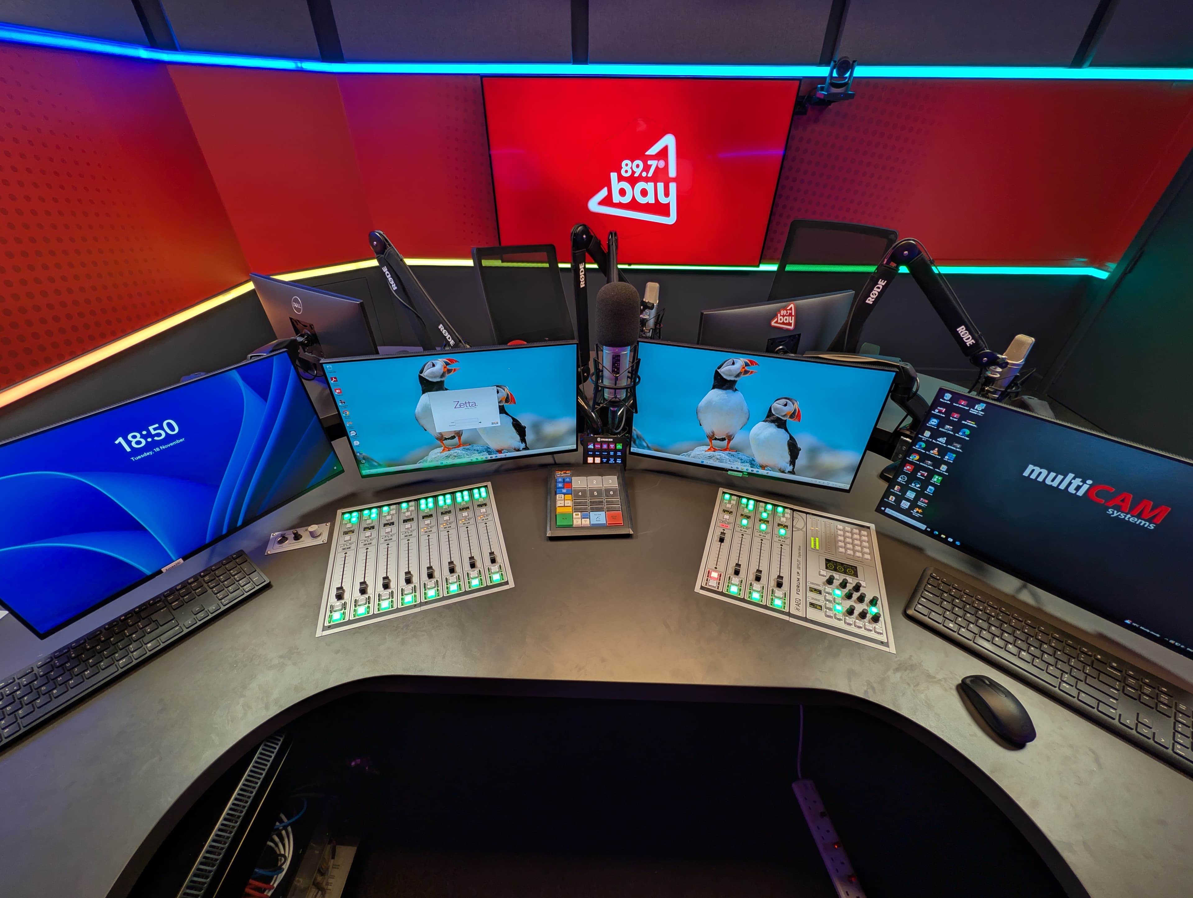 Bay Radio optimizes its broadcasts with the integration of the AEQ FORUM SPLIT CONSOLE